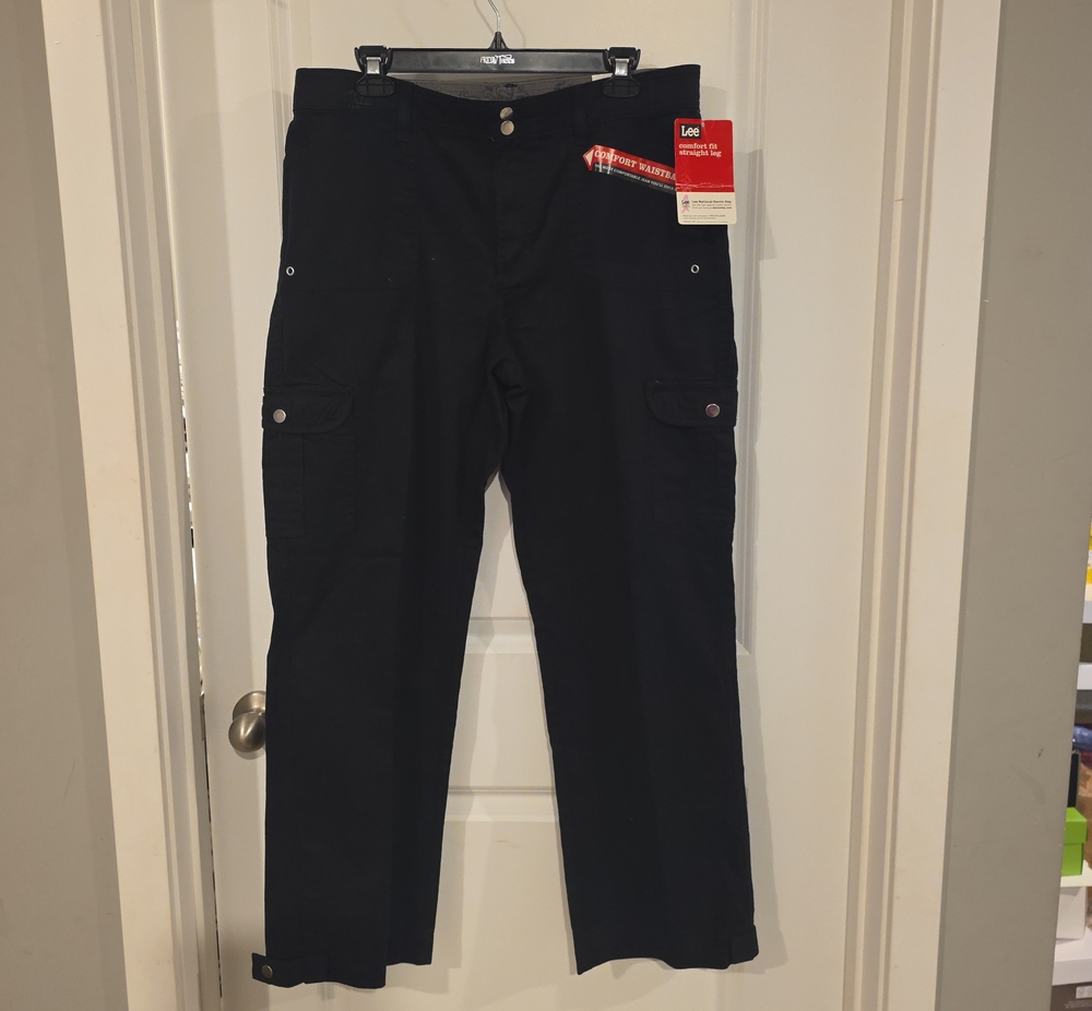 Lee Men’s Black Cargo Pants with Utility Pockets